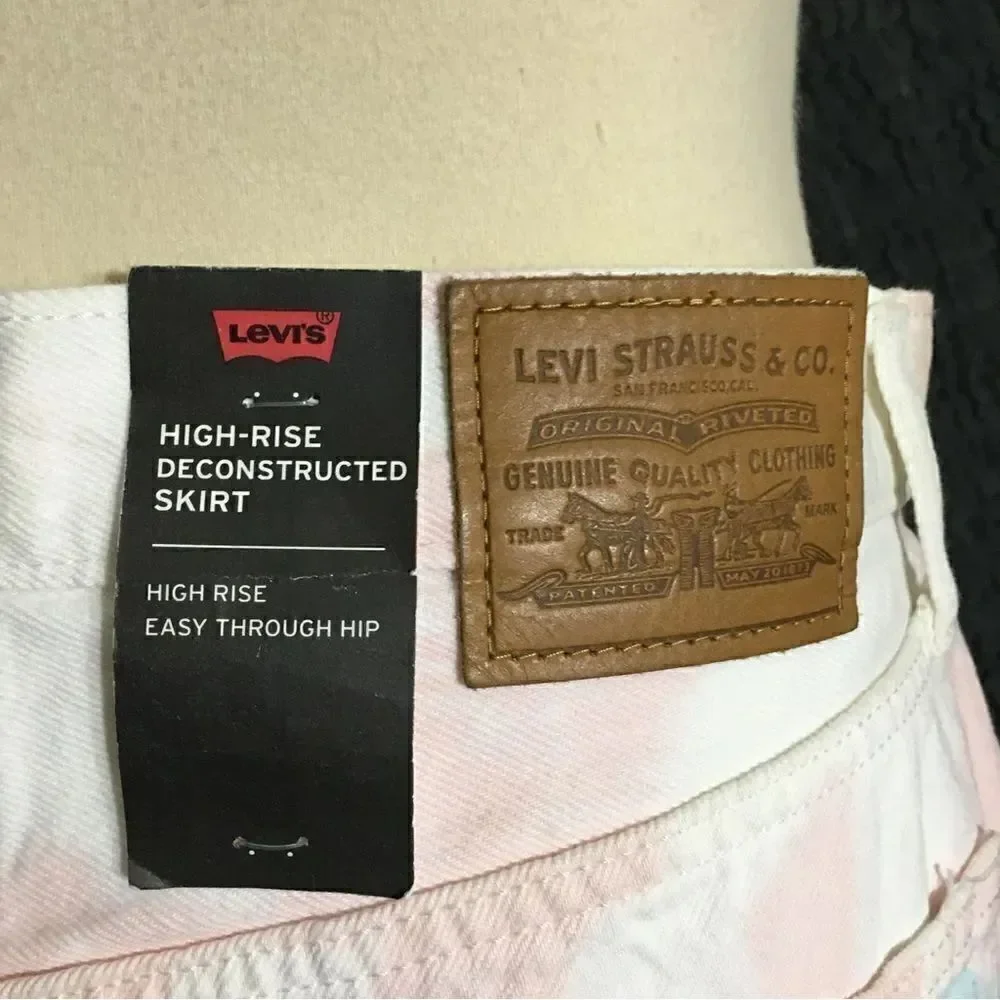 Levi’s NWT High-rise Deconstructed Skirt Size 29